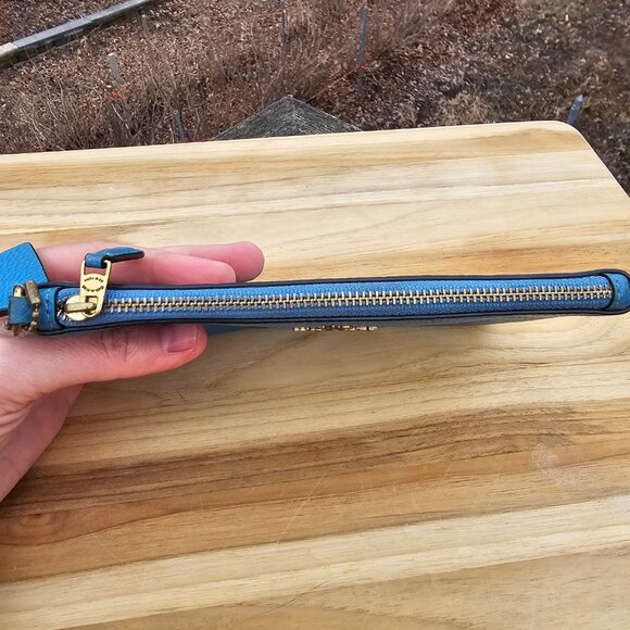 COACH Small Pouch Wallet Clutch Dusty Blue Color Pre-owned - Picture 2 of 9